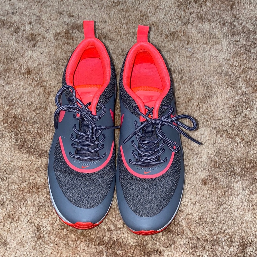 Women’s Nike Air Max Thea size 6